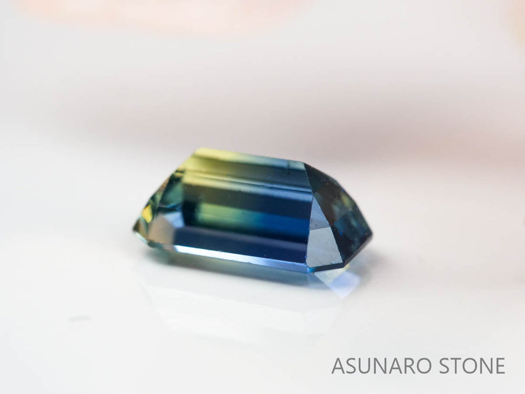 バイカラーサファイア 　エメラルドカット　 スリランカ産　0.38ct【220202-602】