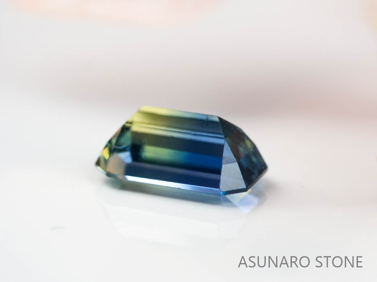 バイカラーサファイア 　エメラルドカット　 スリランカ産　0.38ct【220202-602】