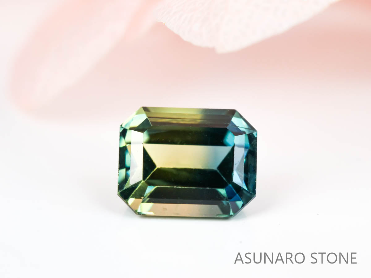 バイカラーサファイア 　エメラルドカット　 スリランカ産　0.61ct【220202-604】