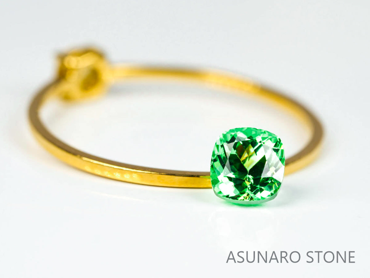 ミントガーネット タンザニア産  クッションカット 0.58ct【220131-349】