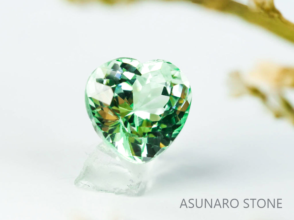 ミントガーネット タンザニア産 　ハートカット 0.50ct【220131-351】