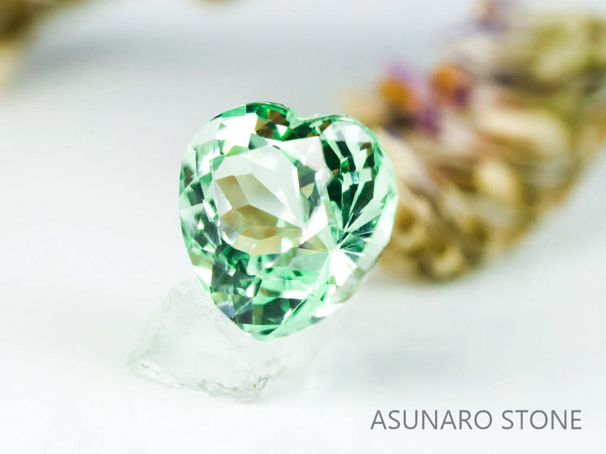 ミントガーネット タンザニア産 　ハートカット 0.50ct【220131-351】