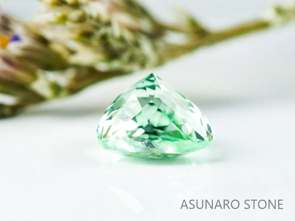 ミントガーネット タンザニア産 　ハートカット 0.50ct【220131-351】