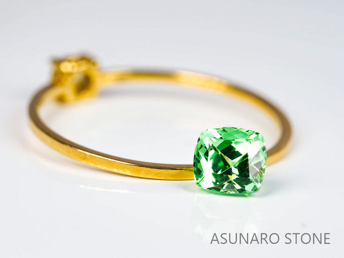 ミントガーネット タンザニア産 　クッションカット 0.62ct【220131-352】