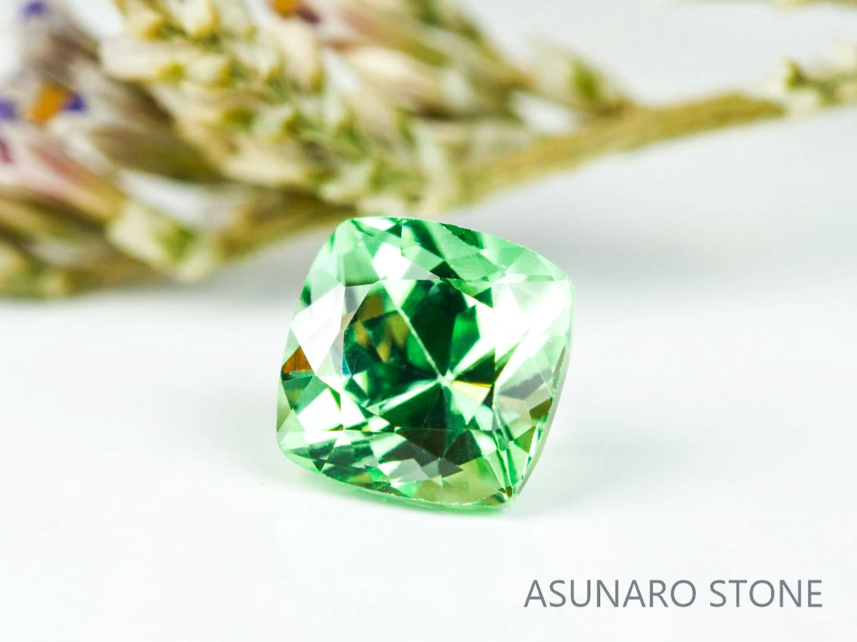 ミントガーネット タンザニア産 　クッションカット 0.43ct【220131-353】