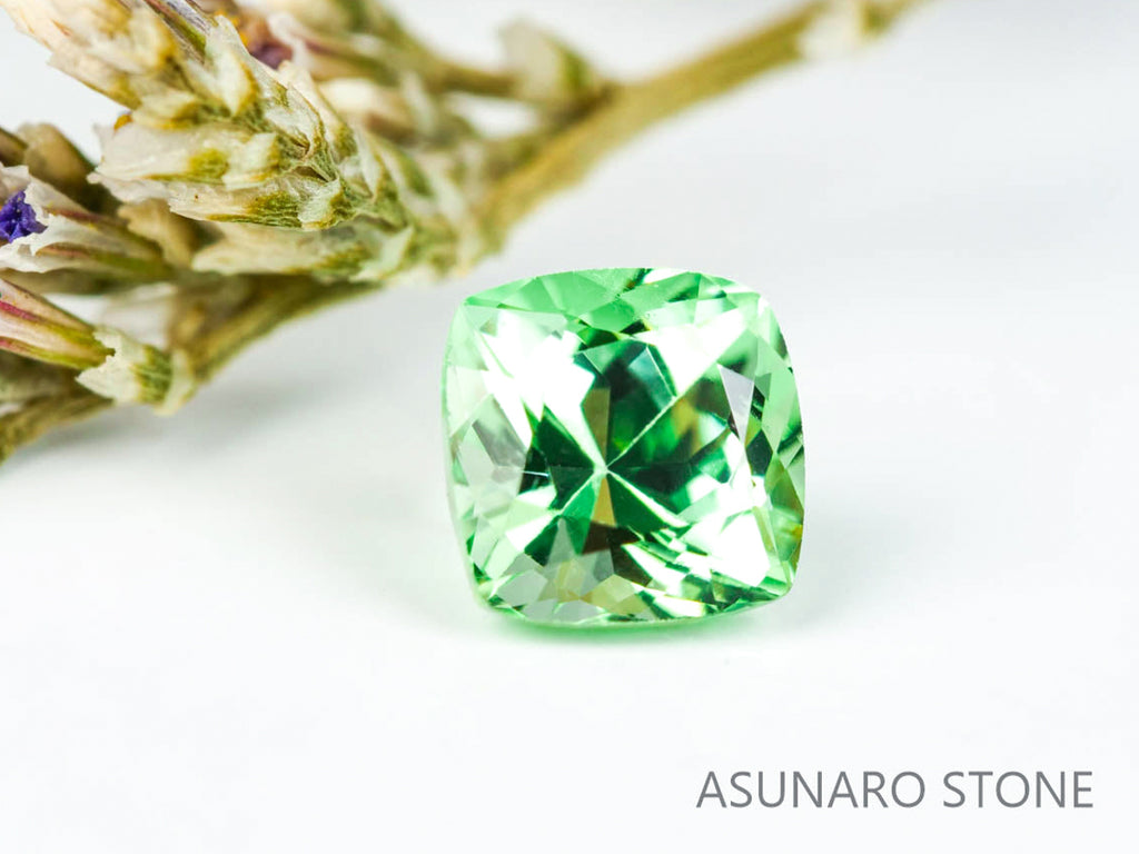 ミントガーネット タンザニア産 　クッションカット 0.43ct【220131-353】