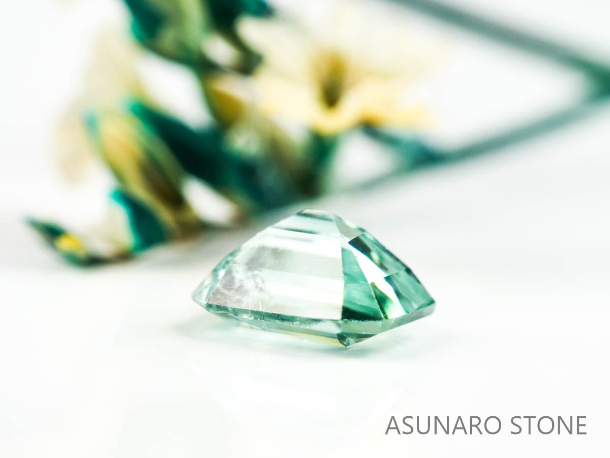 シーフォームトルマリン エメラルドカット アフガニスタン産 0.55ct 【220210-627】