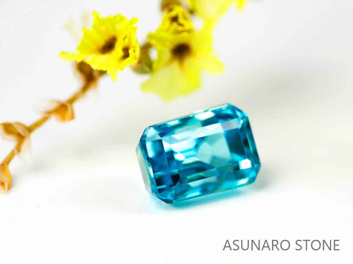 ブルージルコン　ラタナキリブルー　エメラルドカット　1.47ct　カンボジア産　【220317-607】