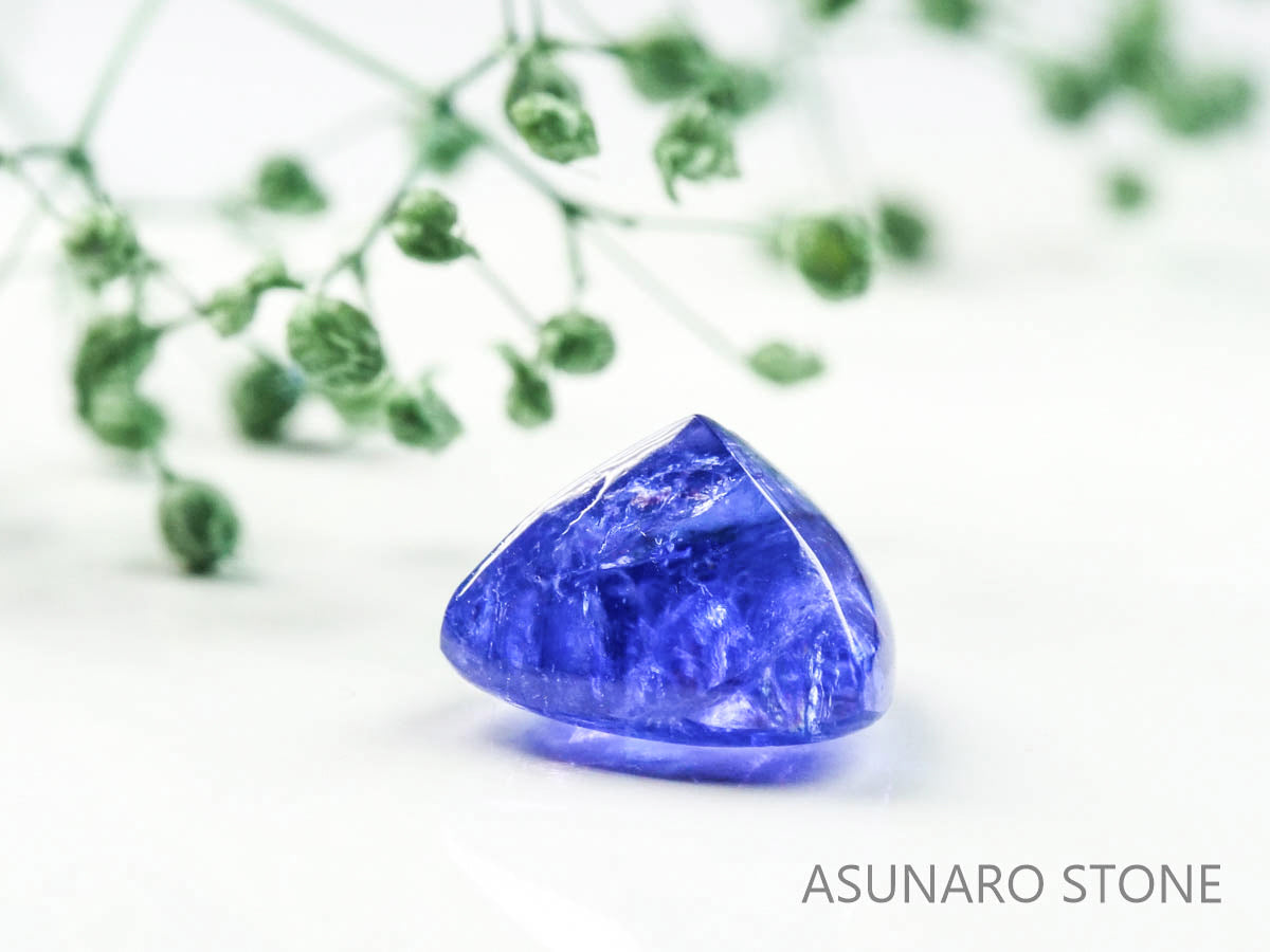 タンザナイト  シュガーローフカット　タンザニア産　　3.23ct【2200506-643】