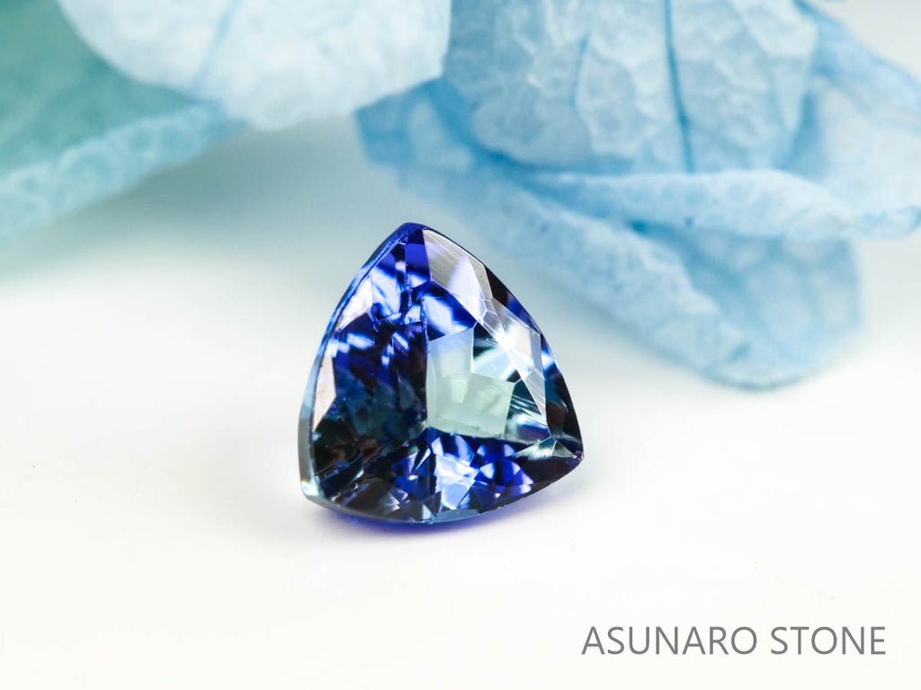 バイカラータンザナイト（ゾイサイト）  トリリアントカット　タンザニア産　　0.52ct【2200506-676】