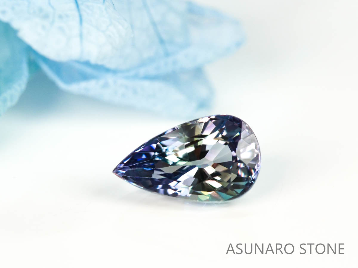 バイカラータンザナイト（ゾイサイト）  ペアシェイプ　タンザニア産　　0.96ct【2200506-677】