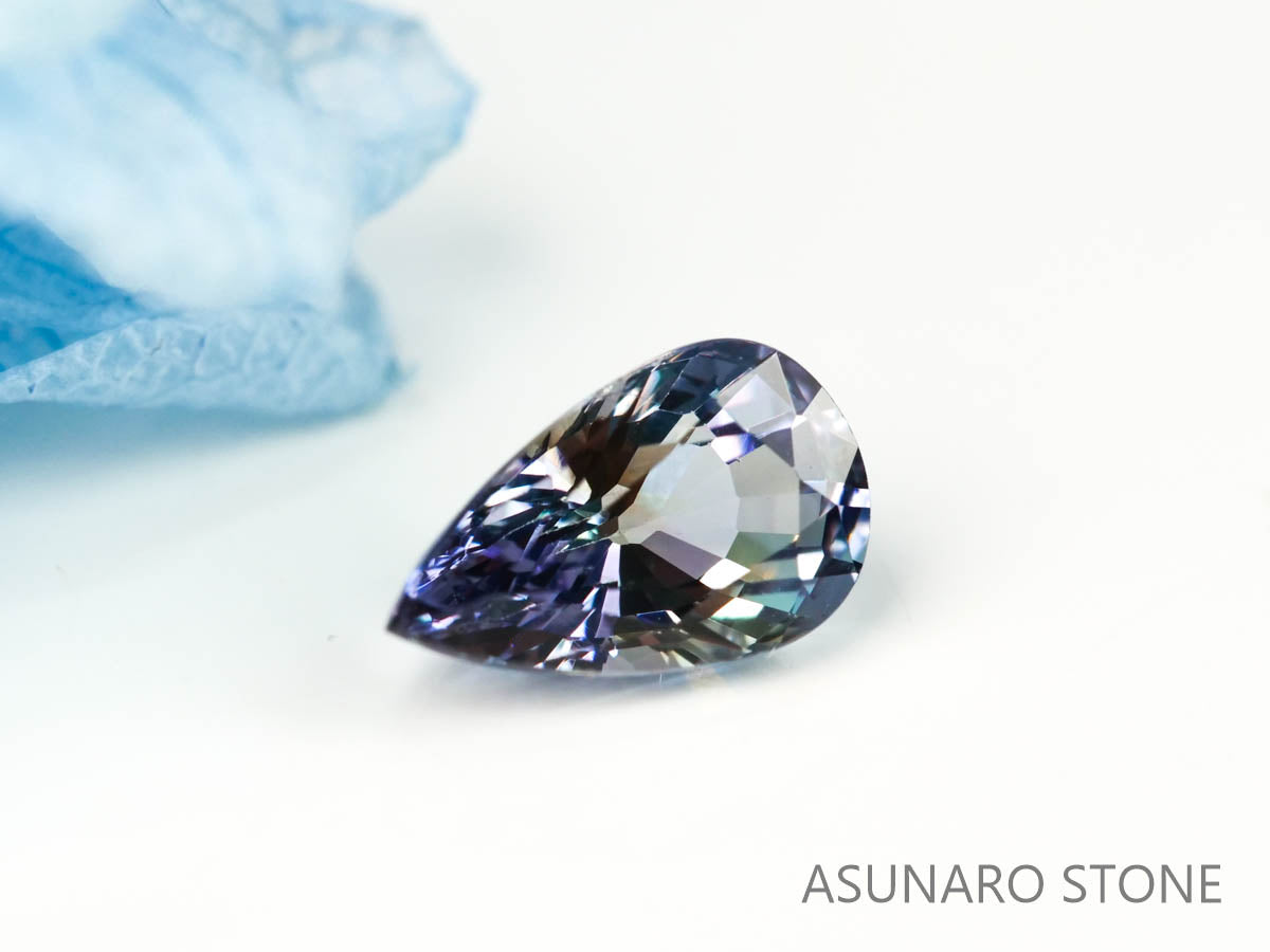 バイカラータンザナイト（ゾイサイト）  ペアシェイプ　タンザニア産　　0.96ct【2200506-677】