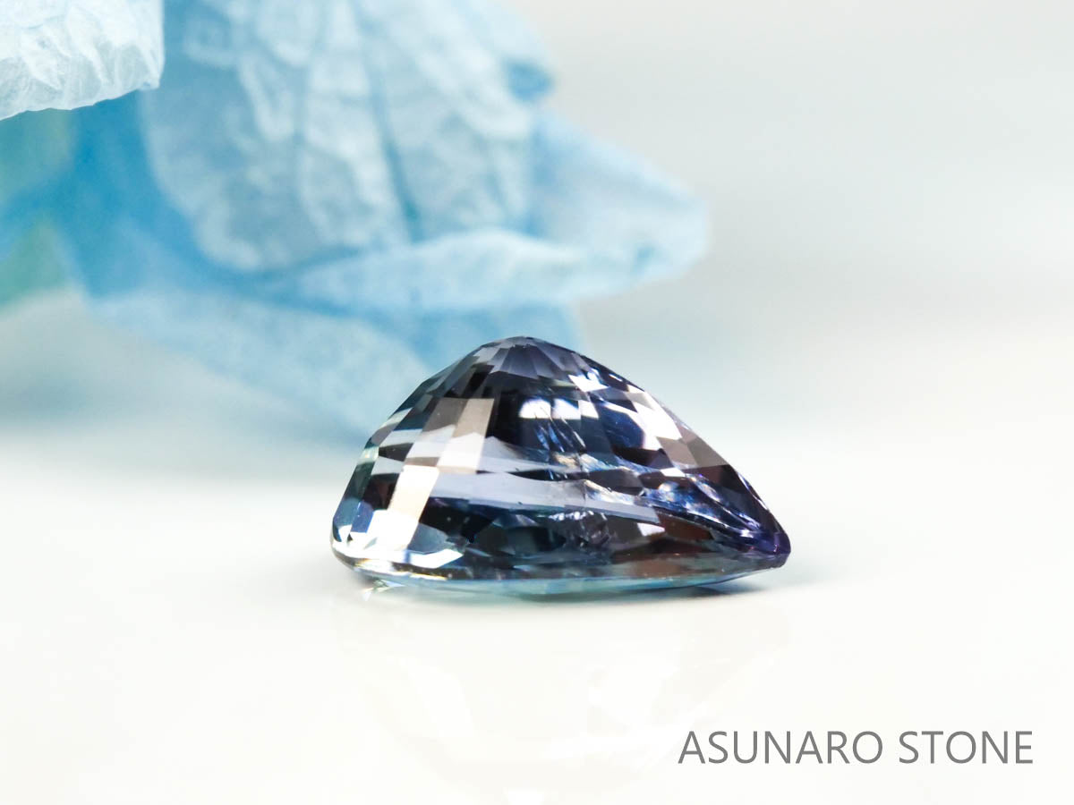 バイカラータンザナイト（ゾイサイト）  ペアシェイプ　タンザニア産　　0.96ct【2200506-677】