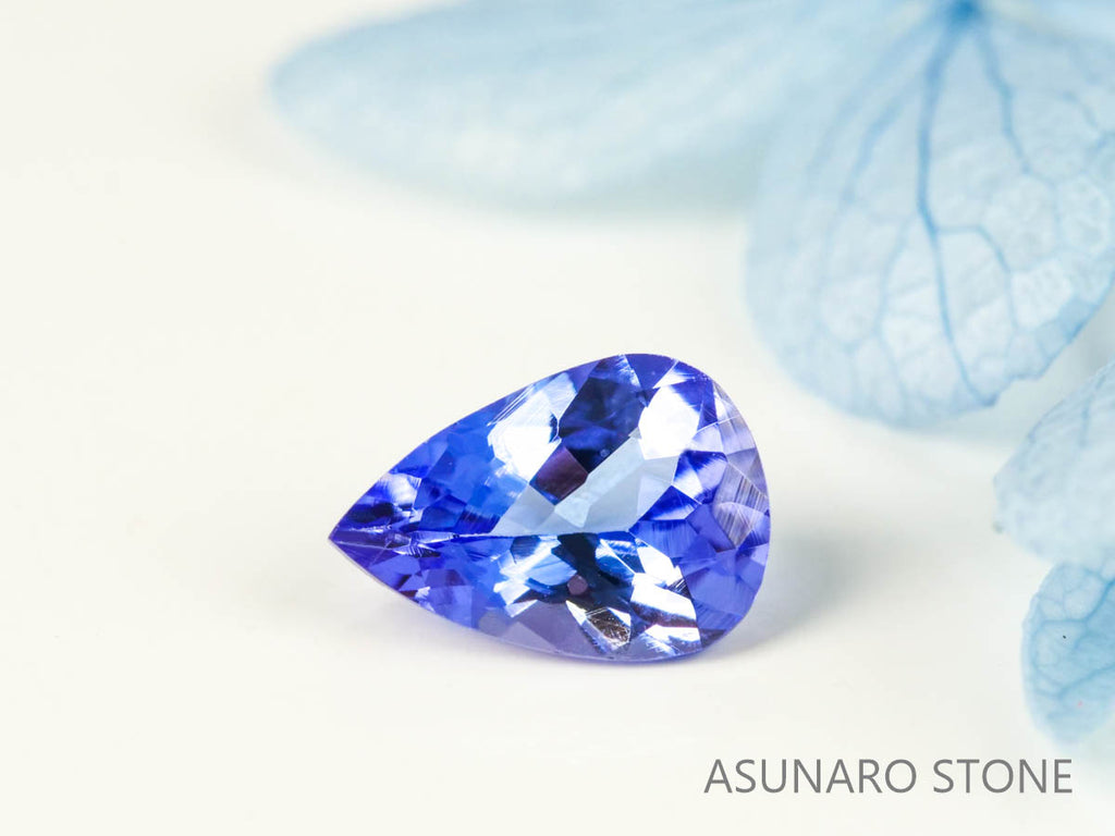 タンザナイト  ペアシェイプカット　タンザニア産　　0.71ct【2200506-685】