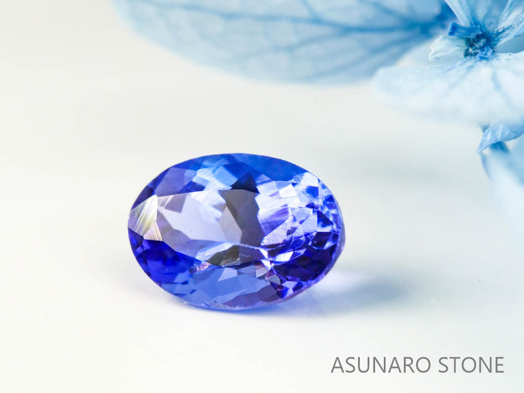 タンザナイト  オーバルカット　タンザニア産　　0.82ct【2200506-689】