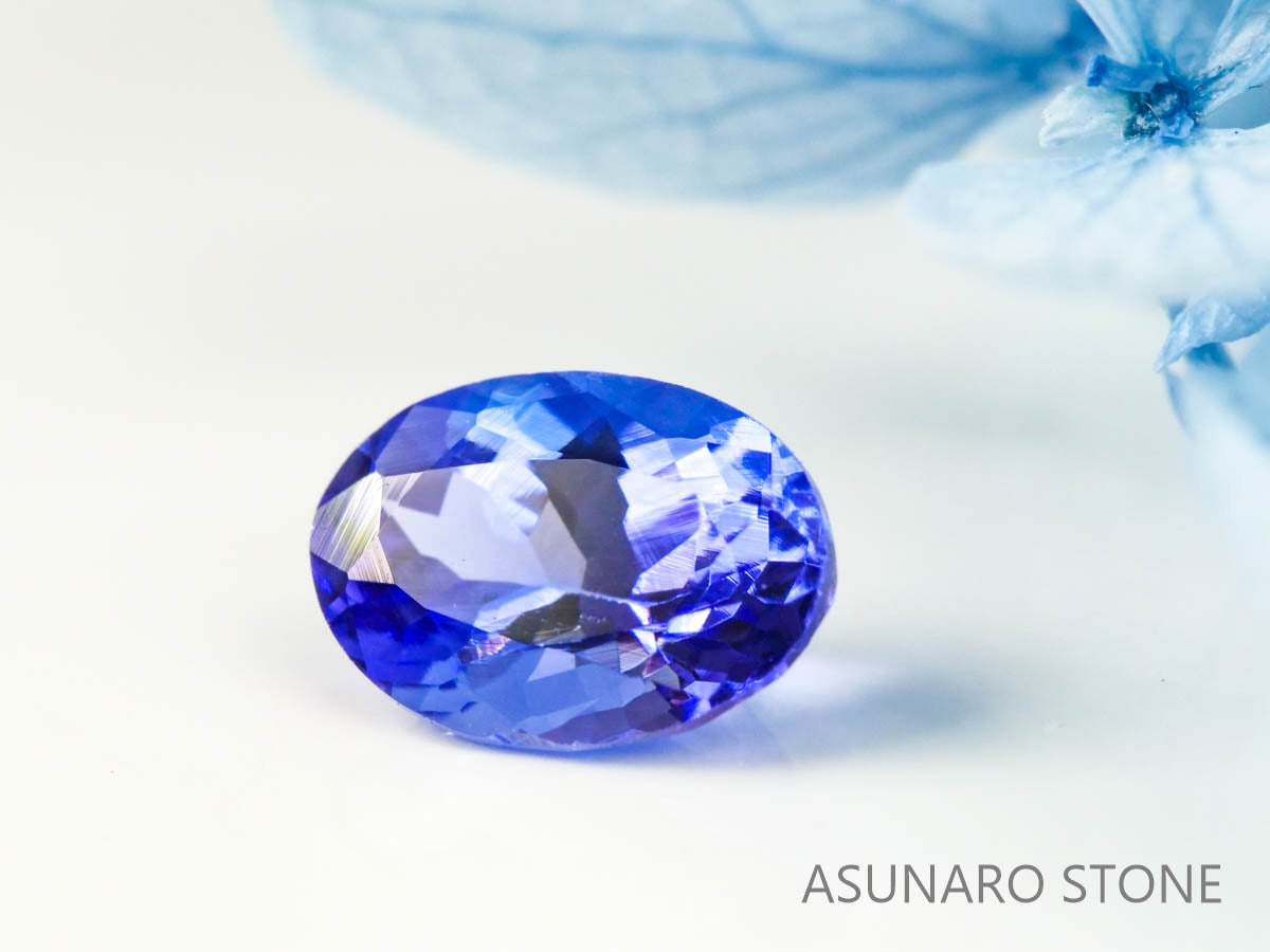 タンザナイト  オーバルカット　タンザニア産　　0.82ct【2200506-689】
