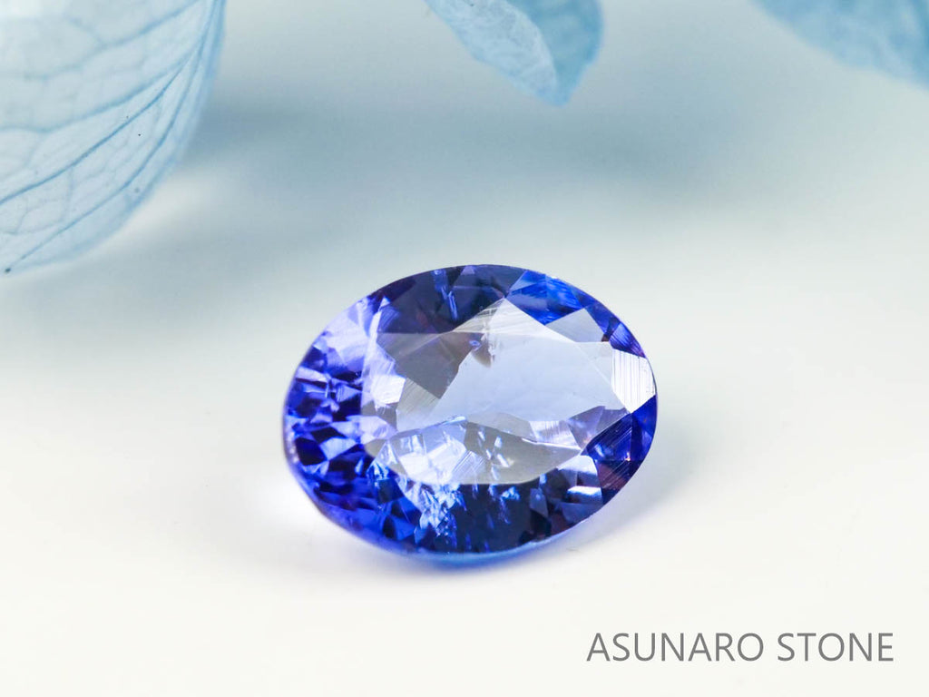 タンザナイト  オーバルカット　タンザニア産　　0.68ct【2200506-690】