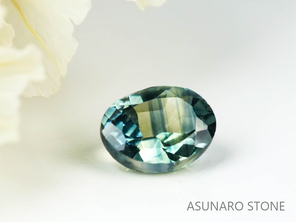 バイカラーサファイア 　オーバルカット　 スリランカ産　0.36ct【220523-707】