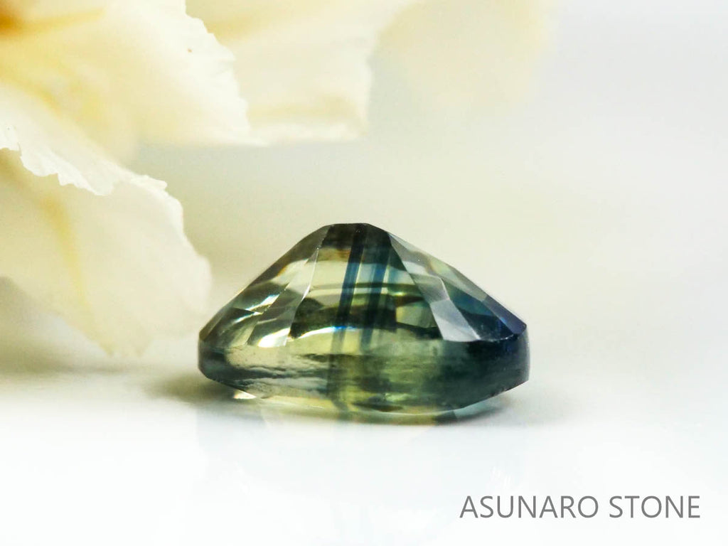 バイカラーサファイア 　オーバルカット　 スリランカ産　0.36ct【220523-707】