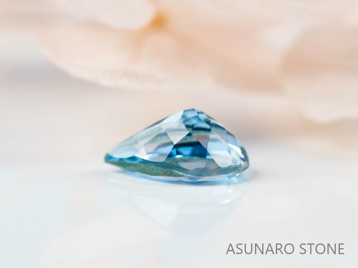 サンタマリアアクアマリン ペアシェイプカット ブラジル産　0.35ct【220608-713】