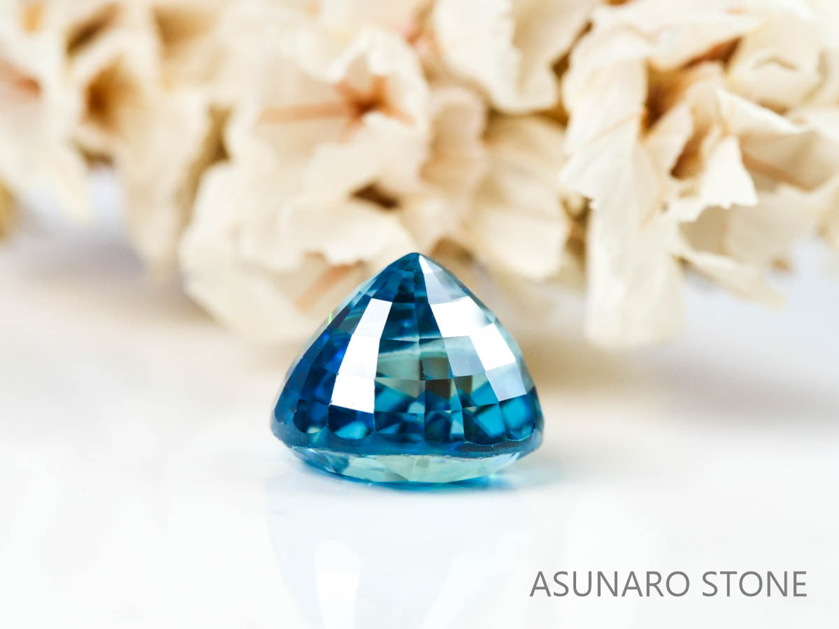 ブルージルコン　ラタナキリブルー　クッションカット　3.30ct　カンボジア産　【220615-718】