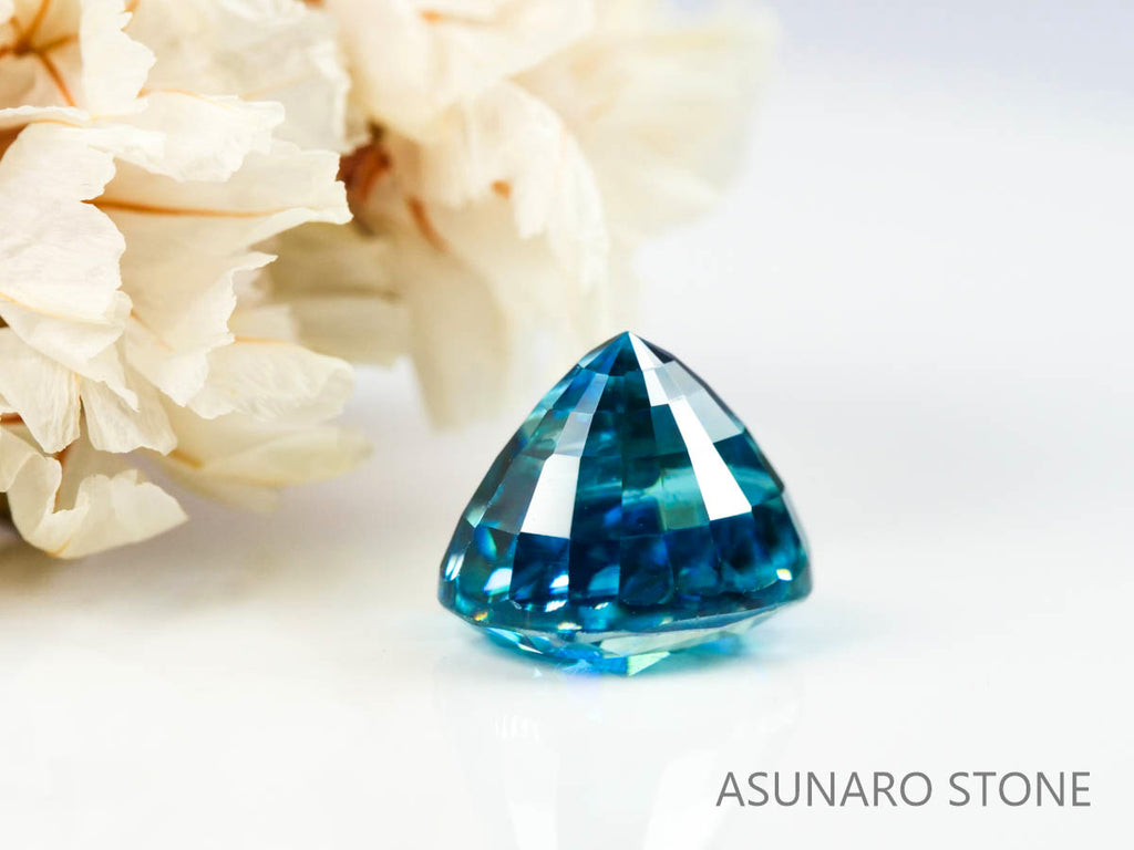 ブルージルコン　ラタナキリブルー　クッションカット　3.59ct　カンボジア産　【220615-719】