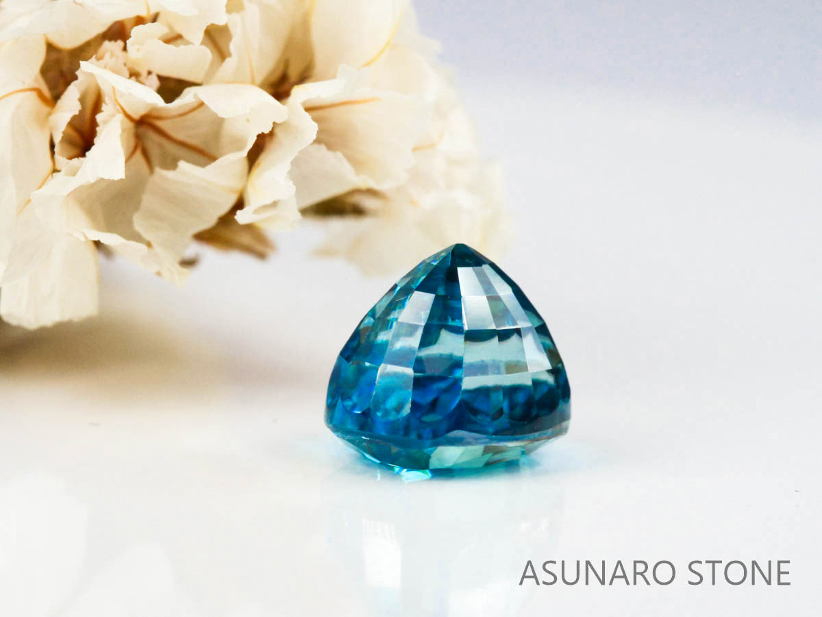 ブルージルコン　ラタナキリブルー　クッションカット　3.05ct　カンボジア産　【220615-721】