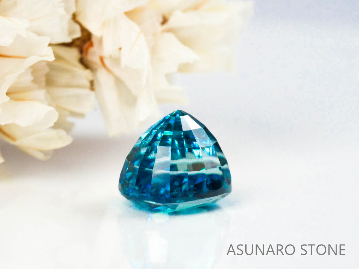 ブルージルコン　ラタナキリブルー　クッションカット　3.00ct　カンボジア産　【220615-722】