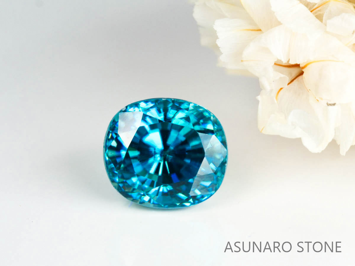 ブルージルコン　ラタナキリブルー　クッションカット　3.22ct　カンボジア産　【220615-723】