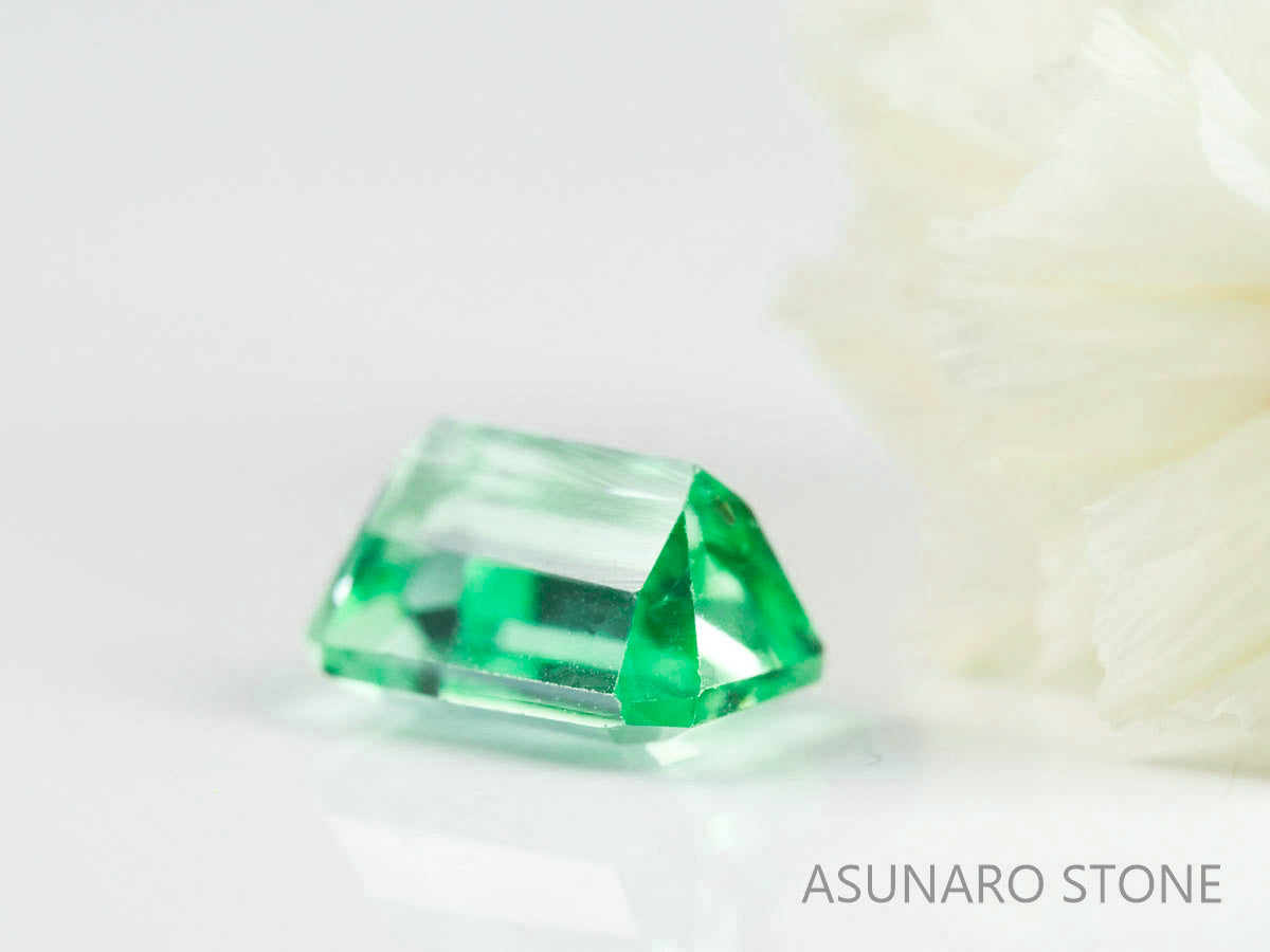 シーフォームトルマリン 　エメラルドカット 　アフガニスタン産  0.62ct　【220617-730】