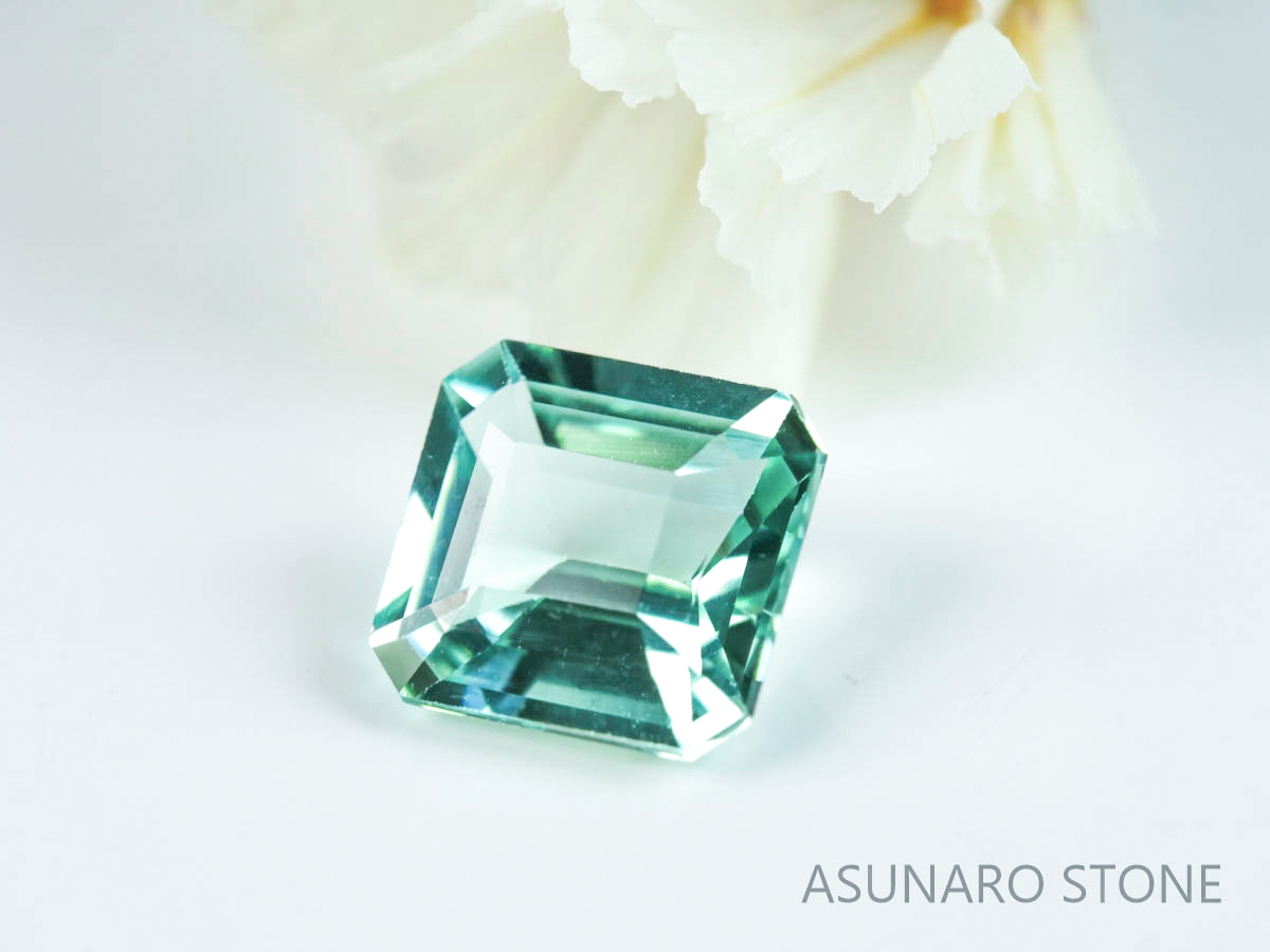 シーフォームトルマリン 　エメラルドカット 　アフガニスタン産  0.87ct　【220617-733】