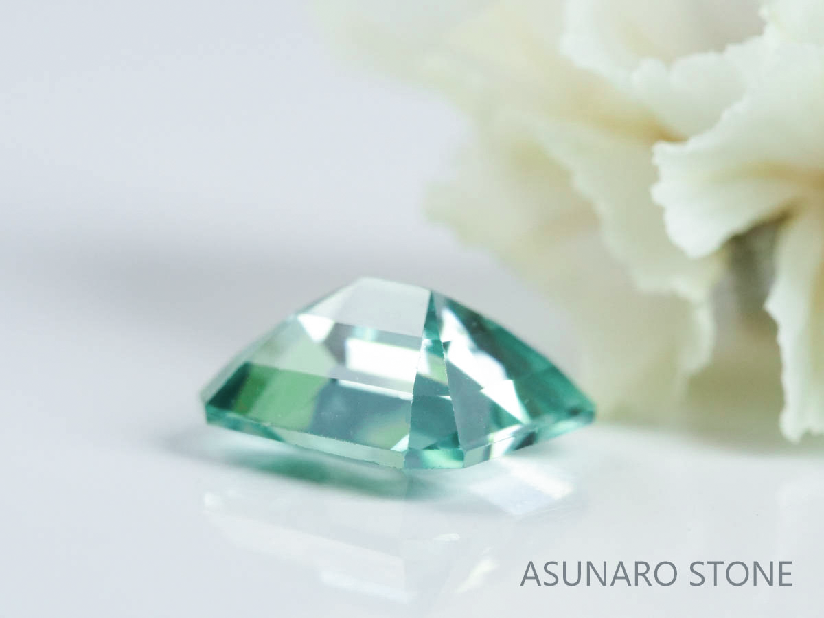 シーフォームトルマリン 　エメラルドカット 　アフガニスタン産  0.87ct　【220617-733】