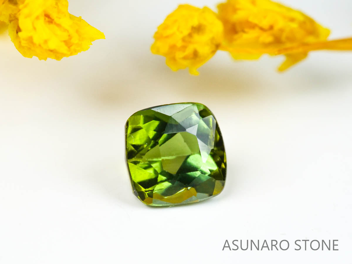 グリーントルマリン 　クッションカット 　アフガニスタン産  0.91ct　【220627-741】