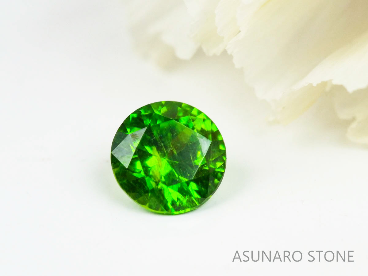 デマントイドガーネット ラウンドカット　ロシア産  0.13ct【220621-242】