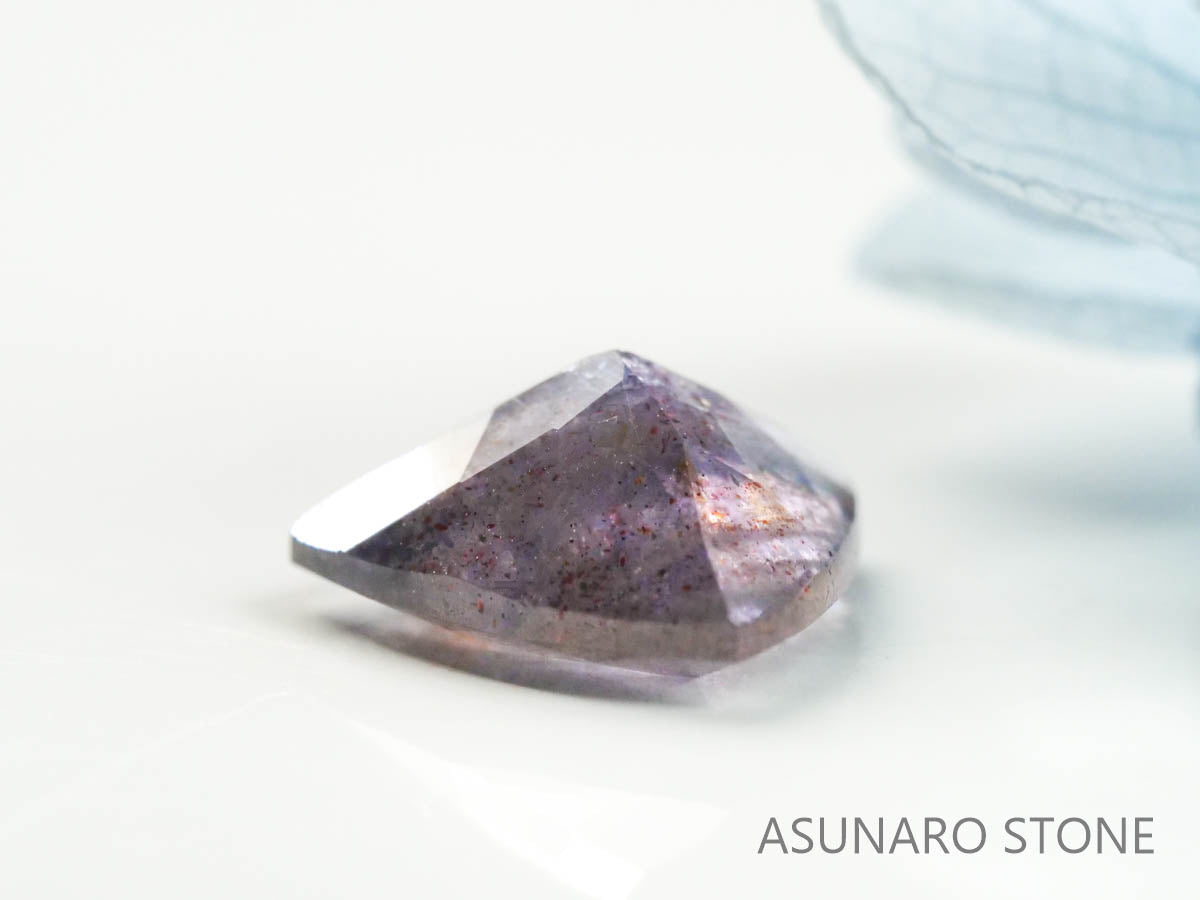 ブラッドショットアイオライト　トリリアントカット 　インド産　　1.52ct【220728-991】