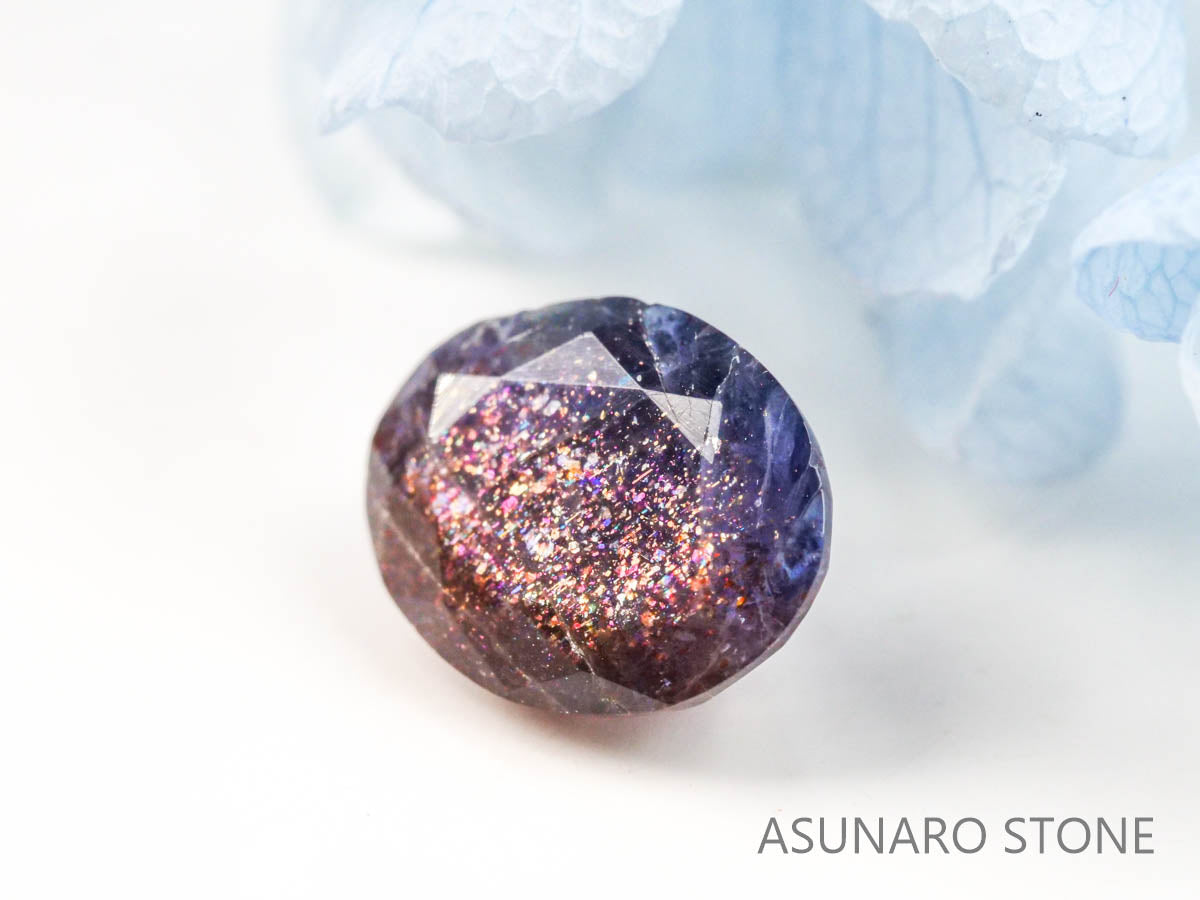 ブラッドショットアイオライト オーバルカット インド産 1.57ct