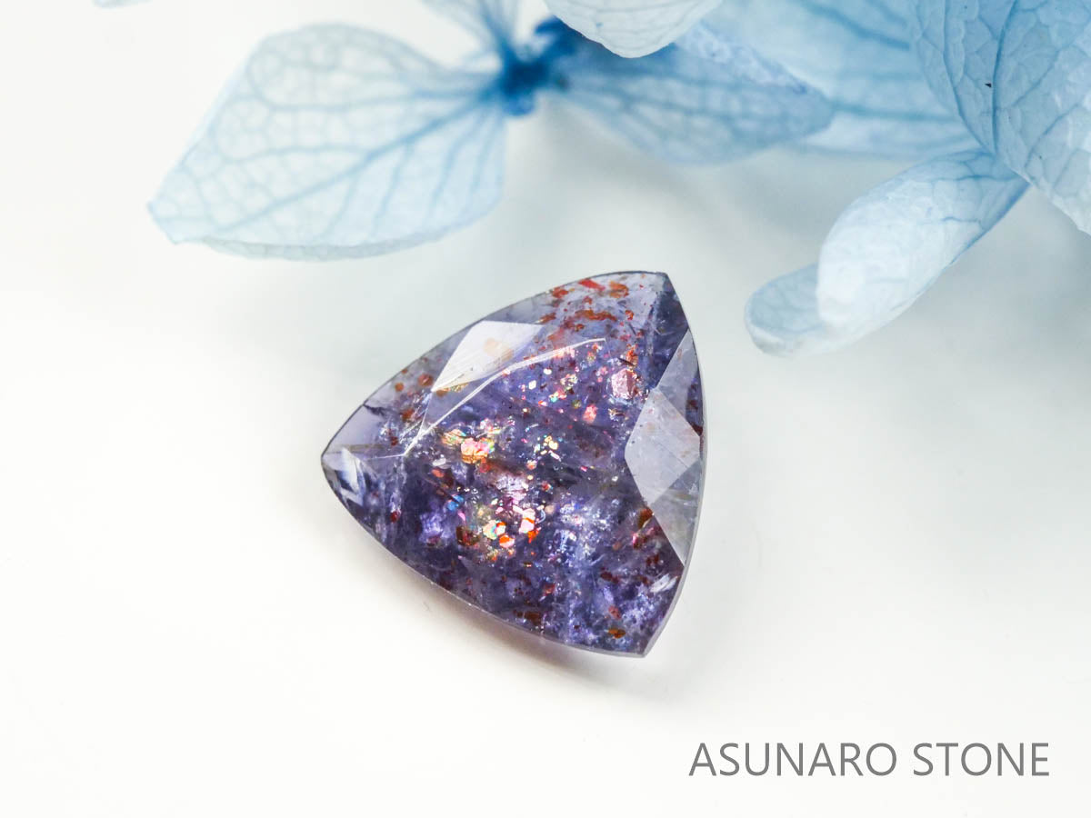 ブラッドショットアイオライト　トリリアントカット 　インド産　　1.55ct【220728-1000】