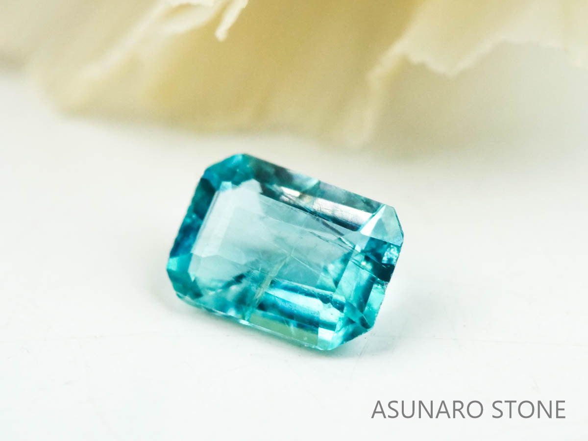 グランディディエライト　エメラルドカット　 マダガスカル産　0.09ct　【220810-1039】