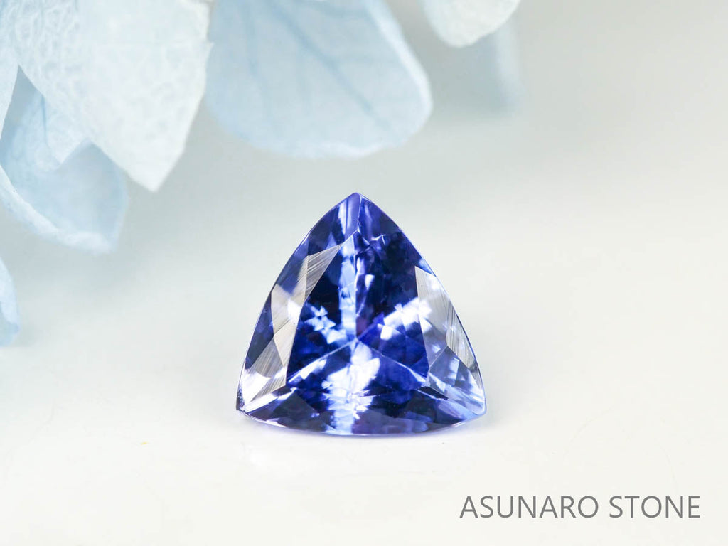 タンザナイト  トリリアントカット　タンザニア産　　1.07ct【220818-1070】