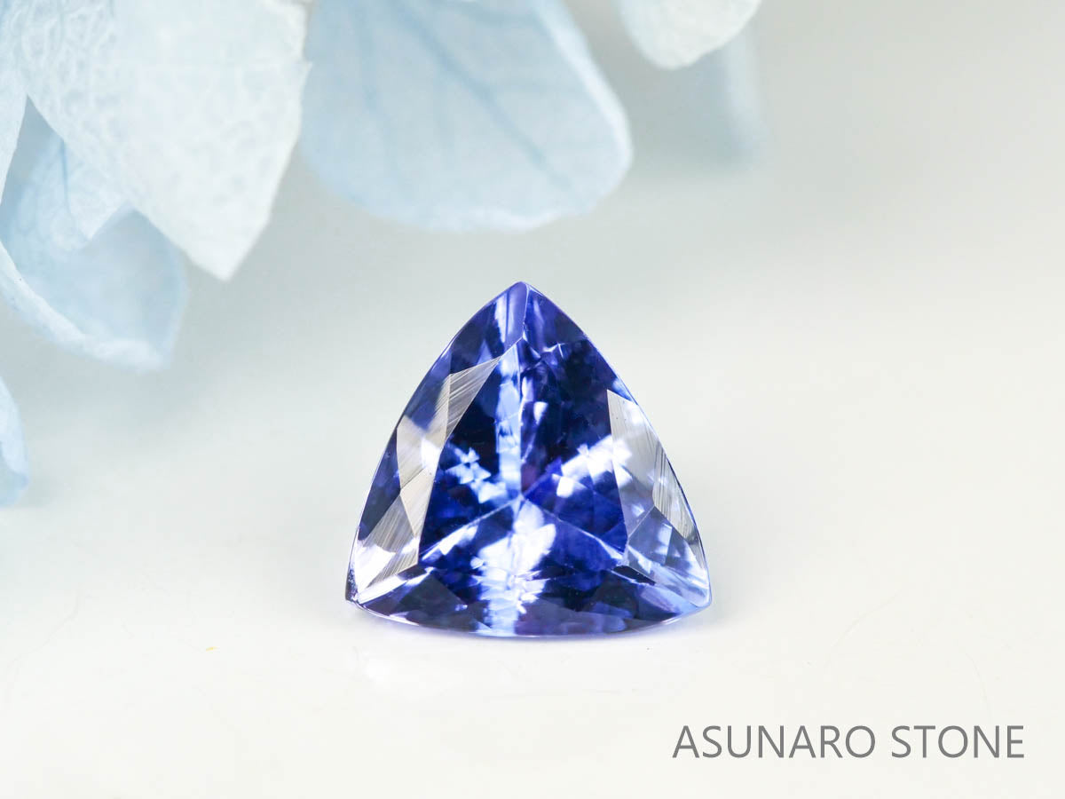 タンザナイト  トリリアントカット　タンザニア産　　1.07ct【220818-1070】