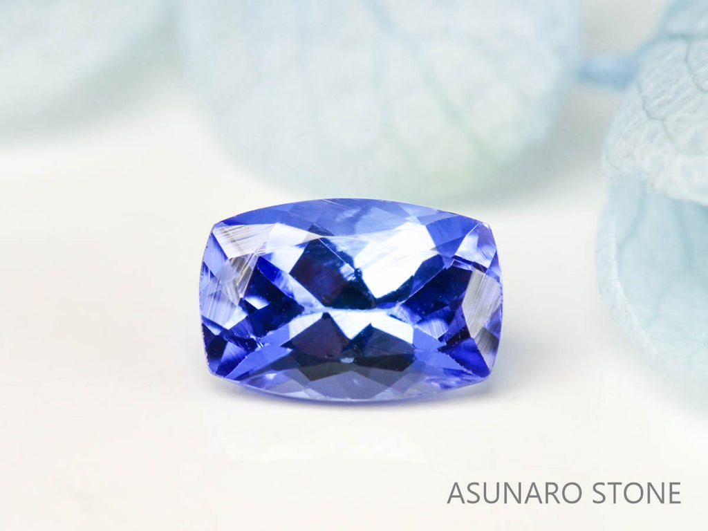 タンザナイト  クッションカット　タンザニア産　　0.60ct【220818-1071】