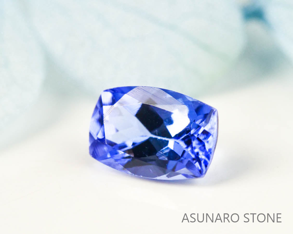 タンザナイト  クッションカット　タンザニア産　　0.60ct【220818-1071】
