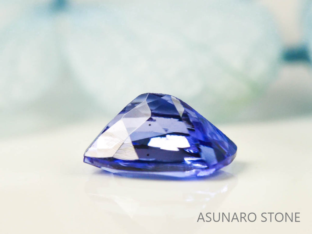 タンザナイト  クッションカット　タンザニア産　　0.60ct【220818-1071】