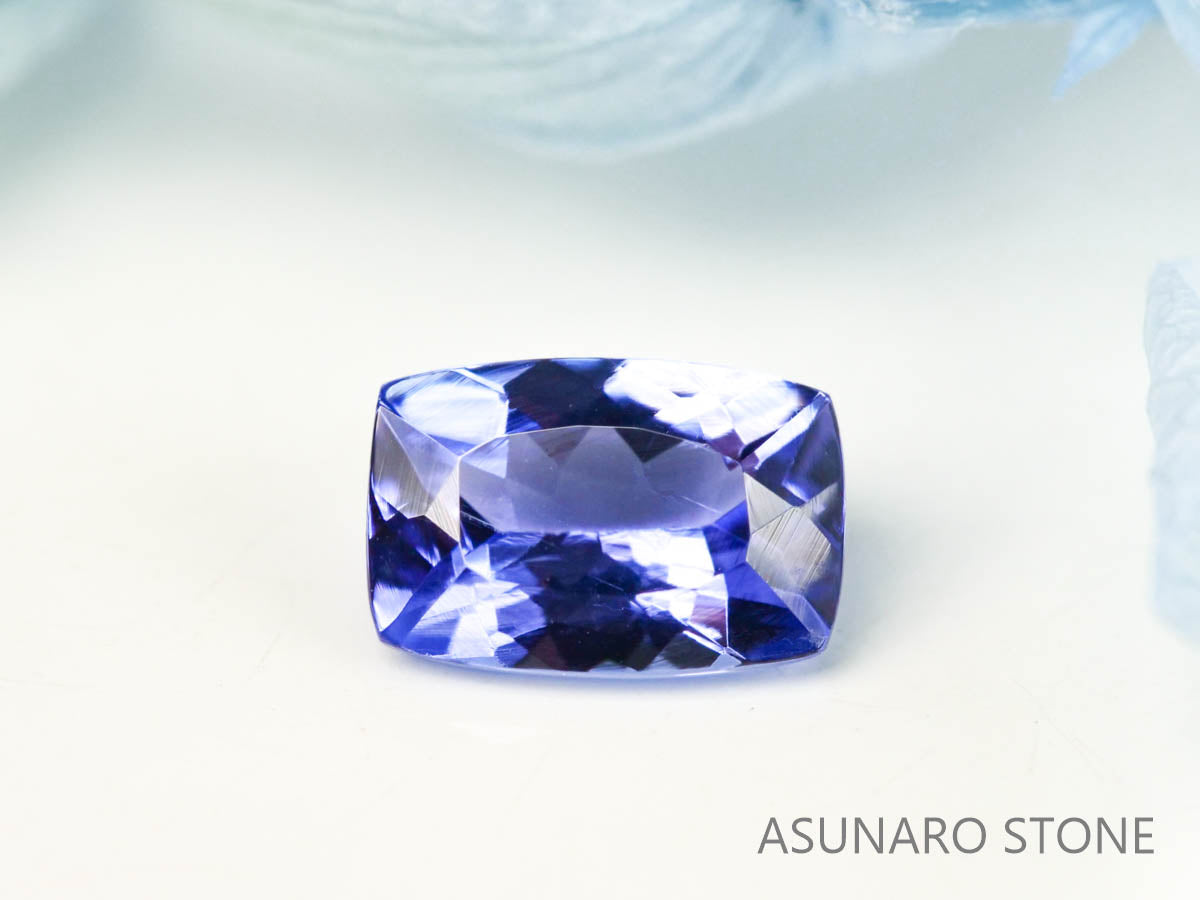 タンザナイト  クッションカット　タンザニア産　　0.57ct【220818-1072】