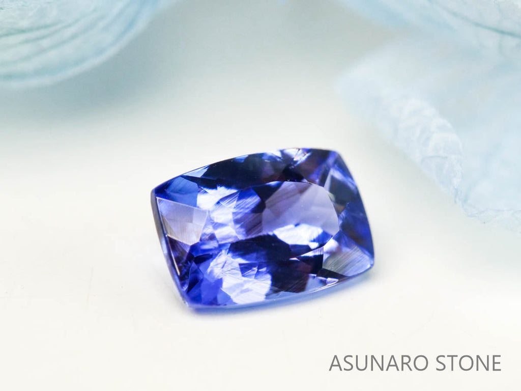 タンザナイト  クッションカット　タンザニア産　　0.57ct【220818-1072】