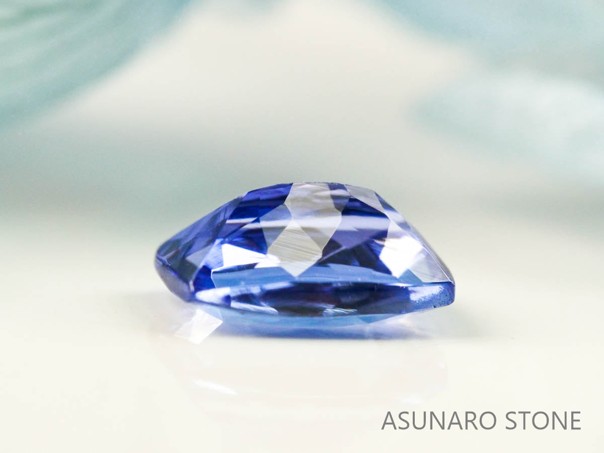 タンザナイト  クッションカット　タンザニア産　　0.57ct【220818-1072】