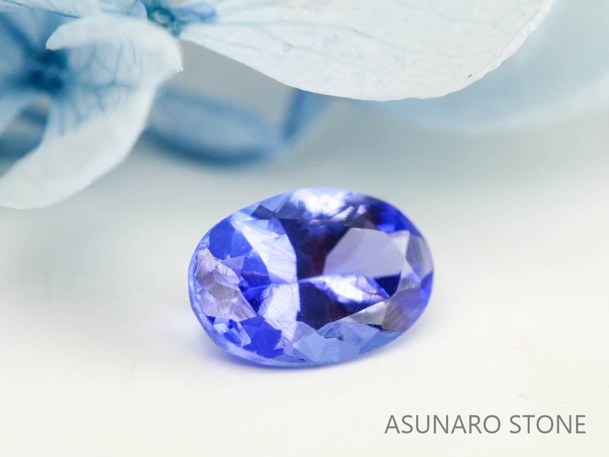 タンザナイト  オーバルカット　タンザニア産　　0.61ct【220818-1076】