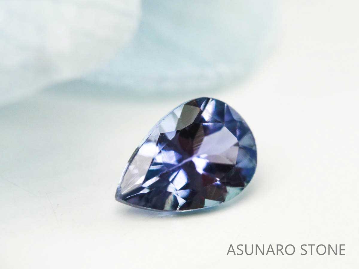 バイカラータンザナイト（ゾイサイト）  ペアシェイプ　タンザニア産　　0.45ct【220818-1079】