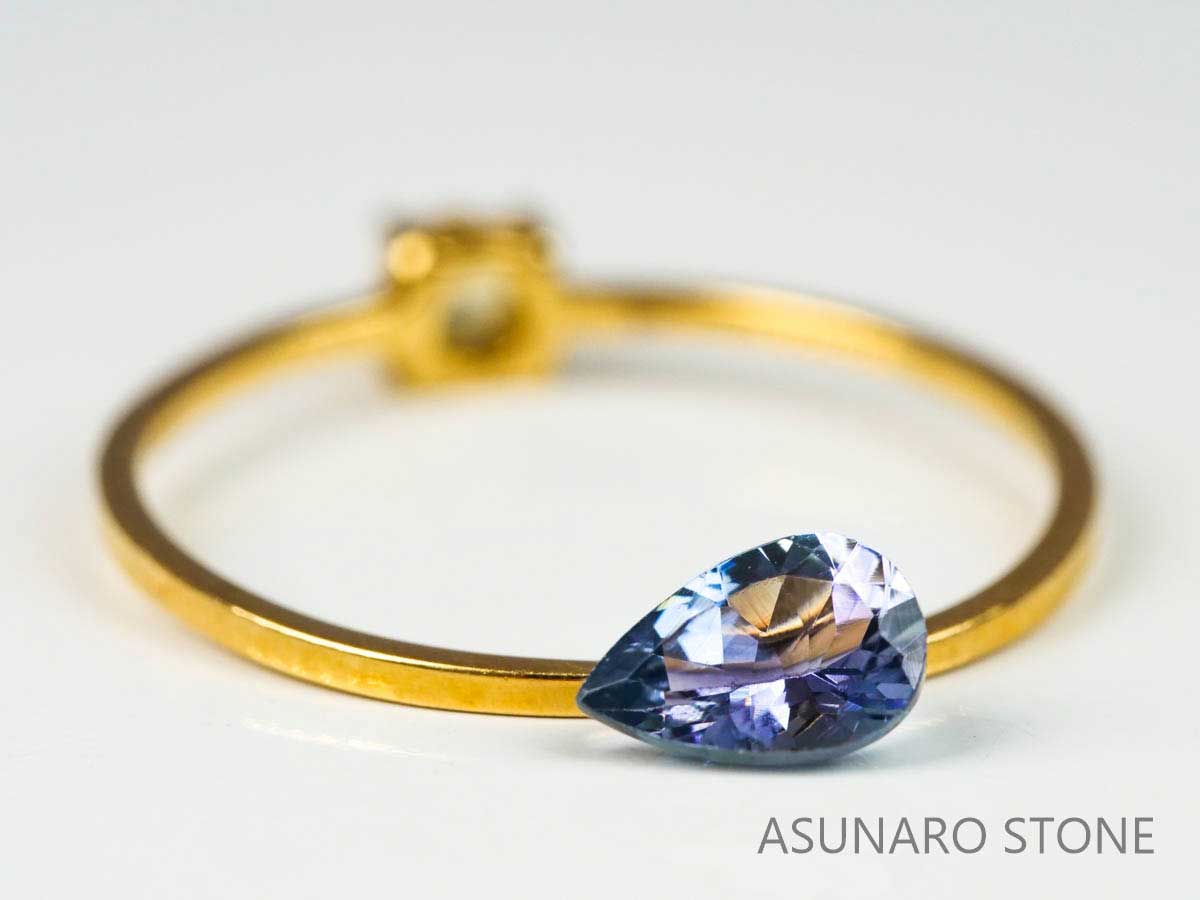 バイカラータンザナイト（ゾイサイト）  ペアシェイプ　タンザニア産　　0.45ct【220818-1079】