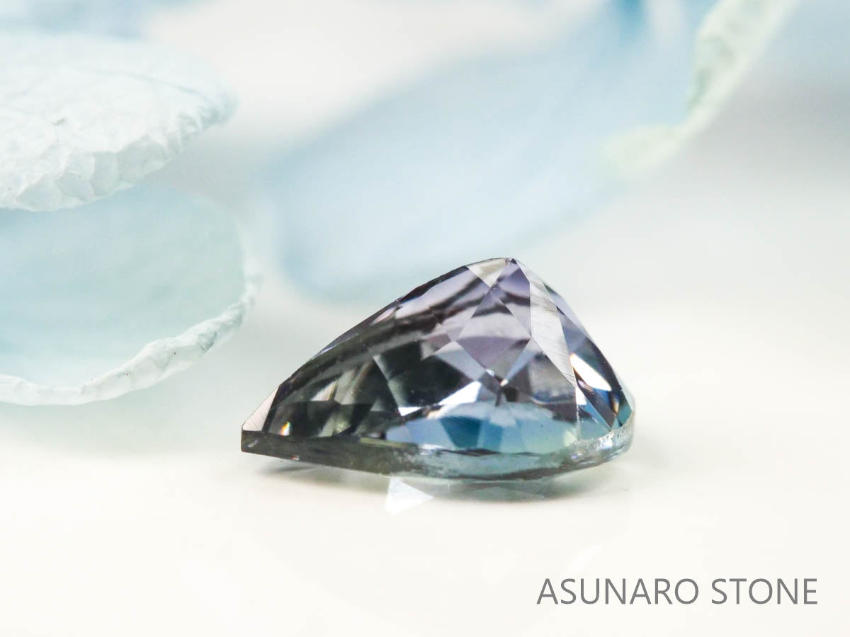 バイカラータンザナイト（ゾイサイト） ペアシェイプ　タンザニア産　　0.96ct【220818-1080】